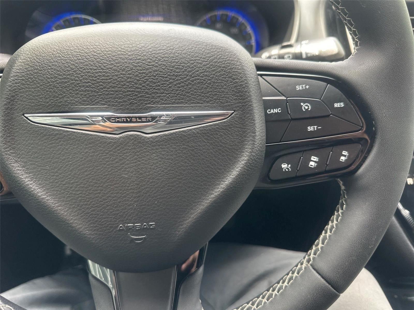 Chrysler Pacifica Touring 2022