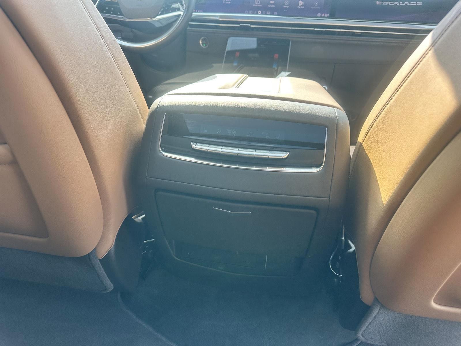 Cadillac Escalade ESV Premium Luxury AWD 2025