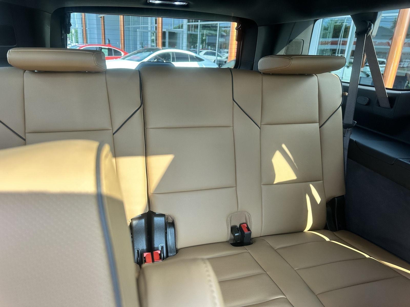 Cadillac Escalade ESV Premium Luxury AWD 2025