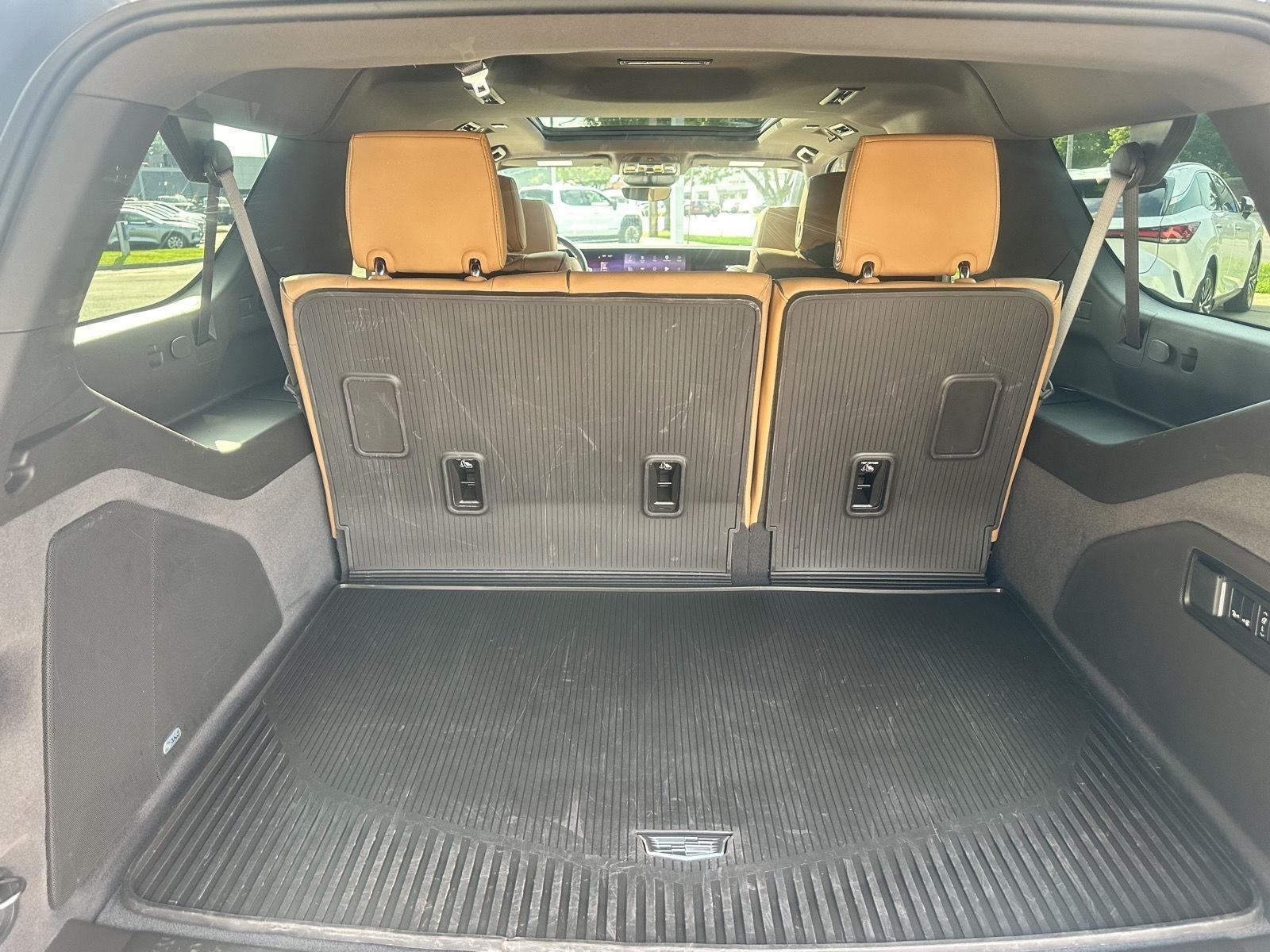 Cadillac Escalade ESV Premium Luxury AWD 2025