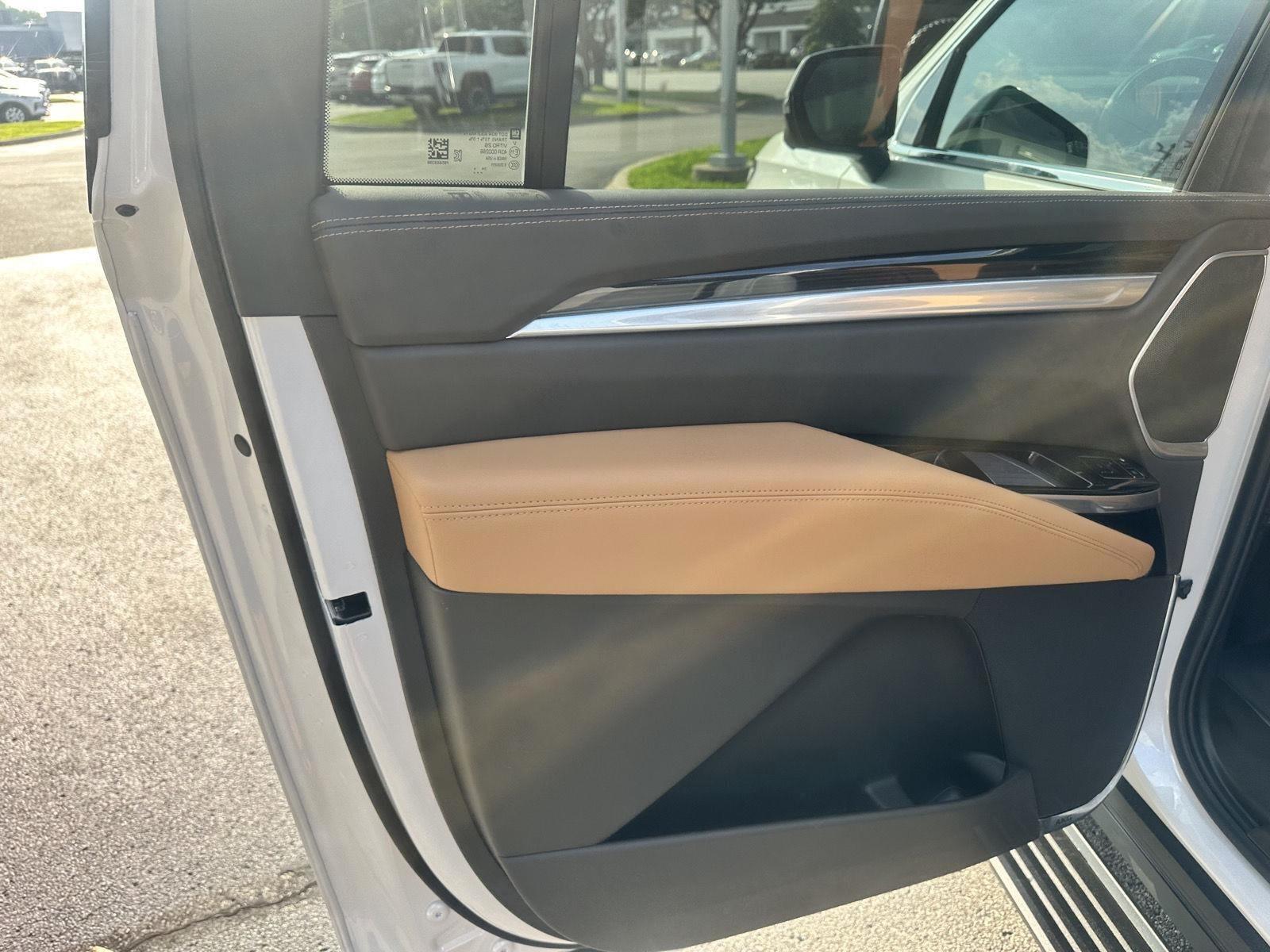 Cadillac Escalade ESV Premium Luxury AWD 2025