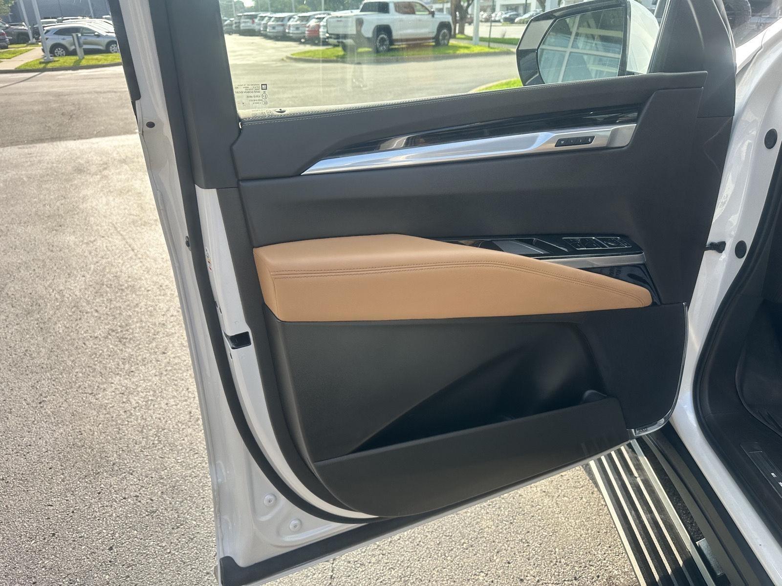 Cadillac Escalade ESV Premium Luxury AWD 2025