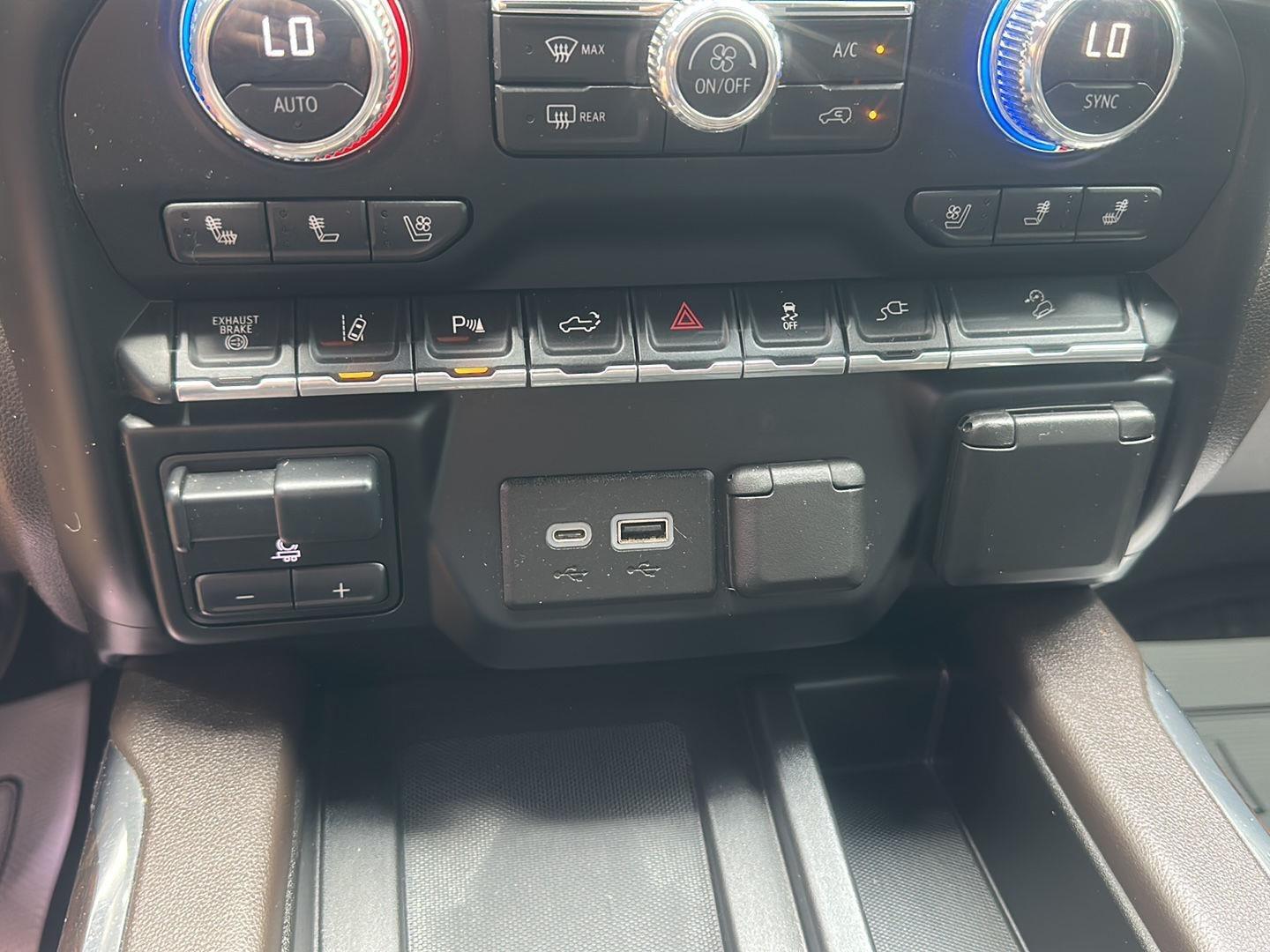 GMC Sierra 3500HD Denali Crew Cab 4WD 2020