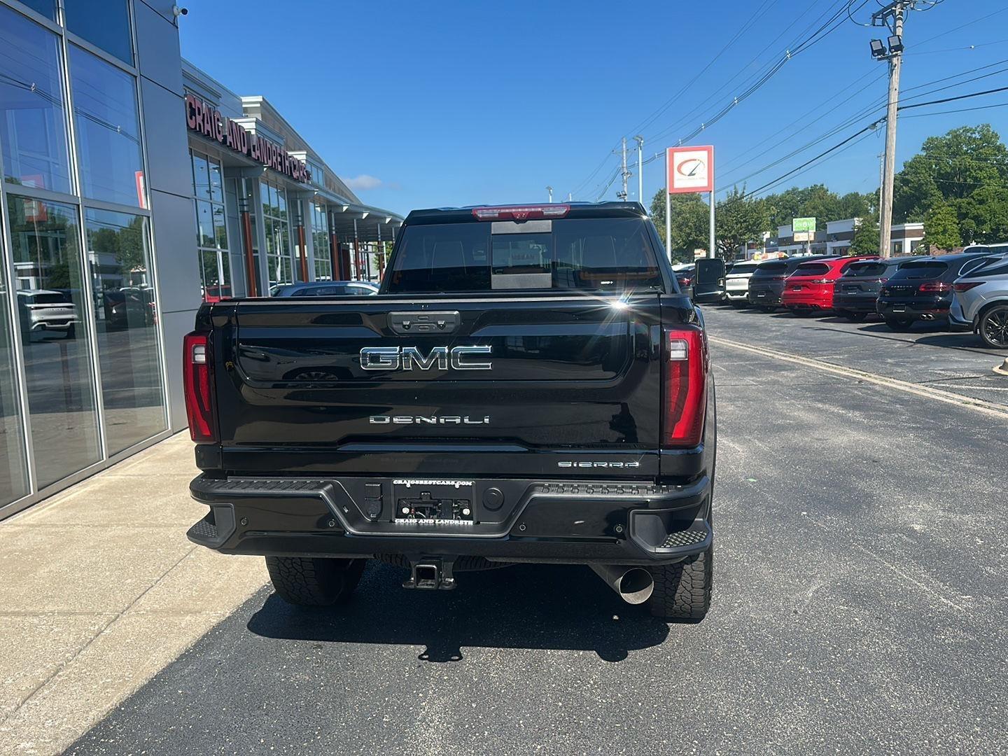 GMC Sierra 3500HD Denali Ultimate Crew Cab 4WD 2025