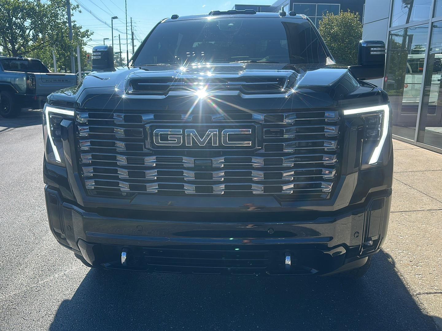 GMC Sierra 3500HD Denali Ultimate Crew Cab 4WD 2025