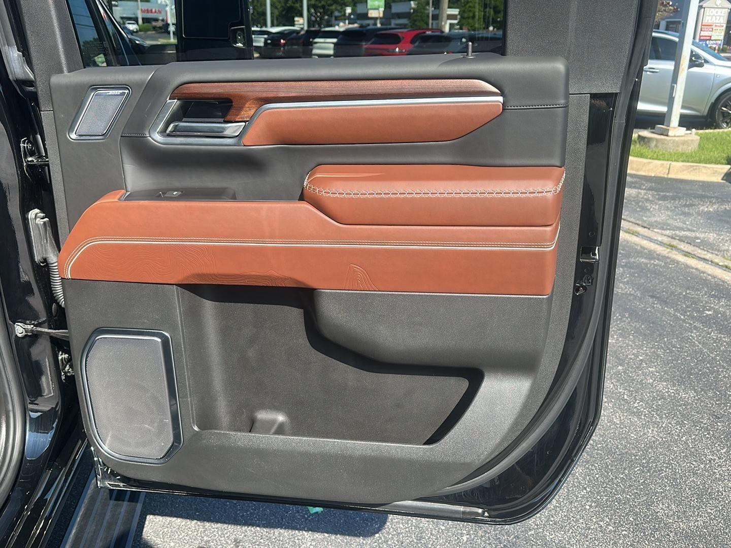 GMC Sierra 3500HD Denali Ultimate Crew Cab 4WD 2025