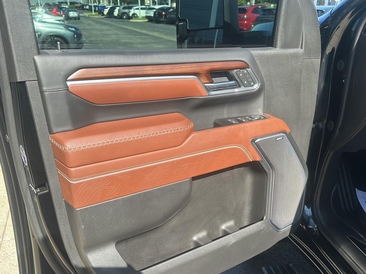 GMC Sierra 3500HD Denali Ultimate Crew Cab 4WD 2025