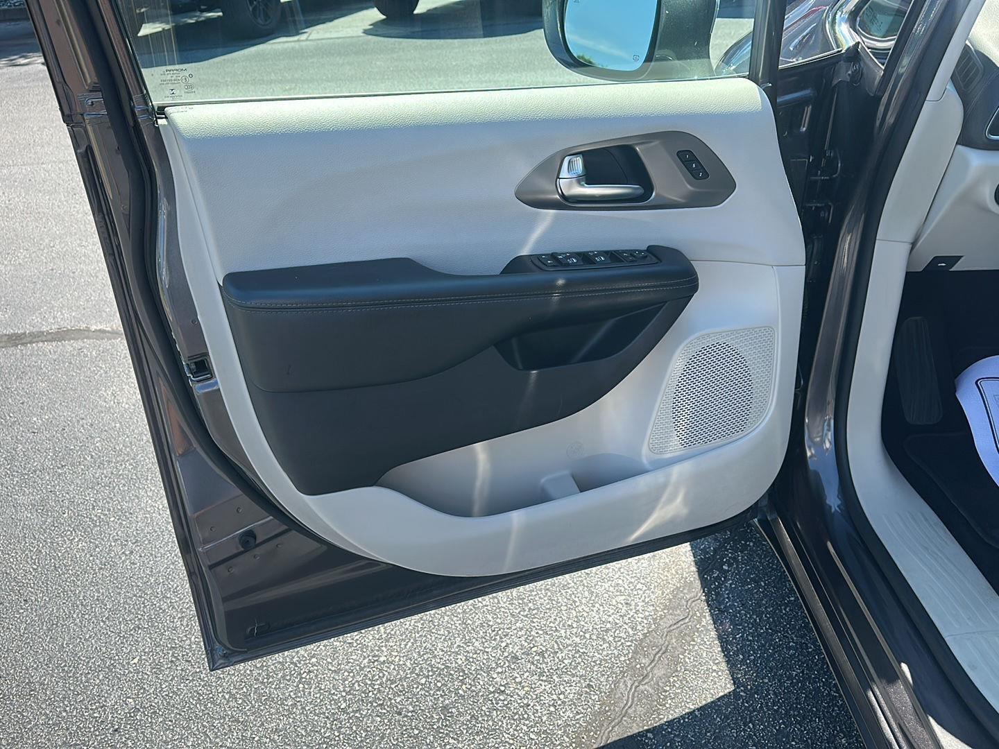 Chrysler Pacifica Limited 2019