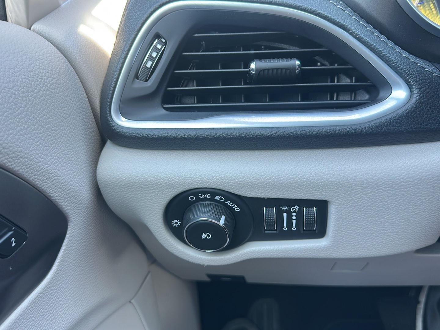 Chrysler Pacifica Limited 2019