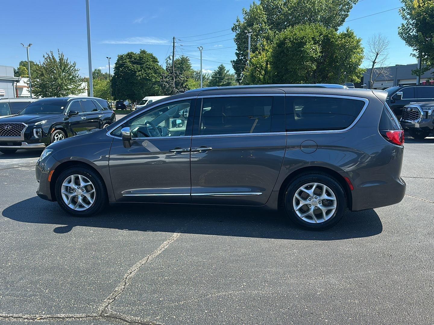 Chrysler Pacifica Limited 2019