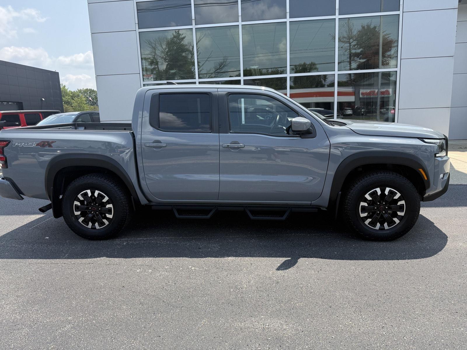 Nissan Frontier PRO-4X Crew Cab 4WD 2024