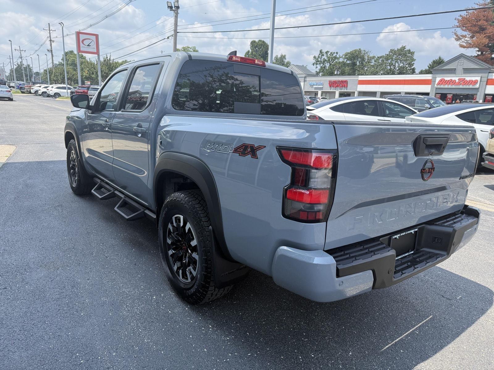 Nissan Frontier PRO-4X Crew Cab 4WD 2024