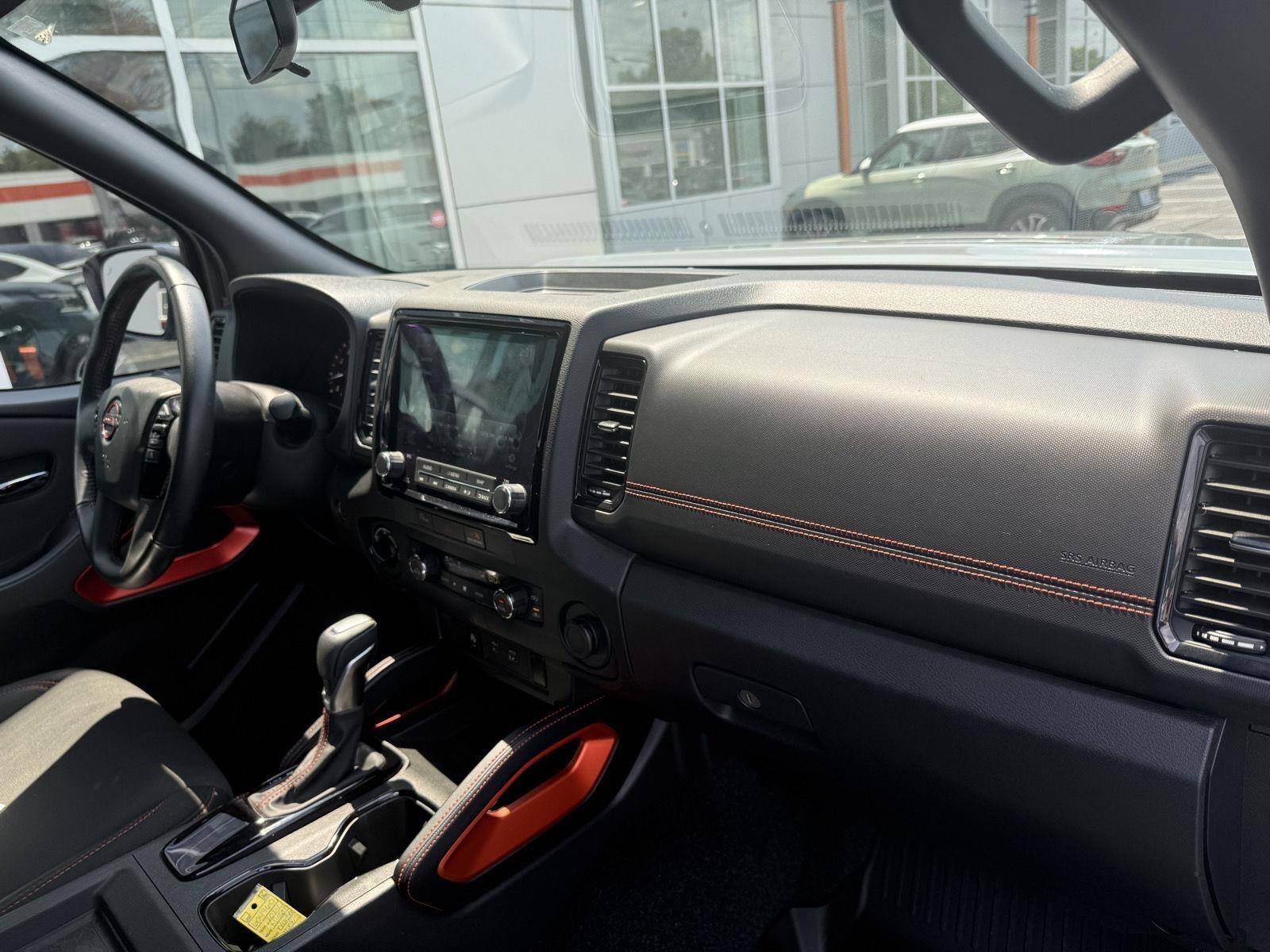 Nissan Frontier PRO-4X Crew Cab 4WD 2024