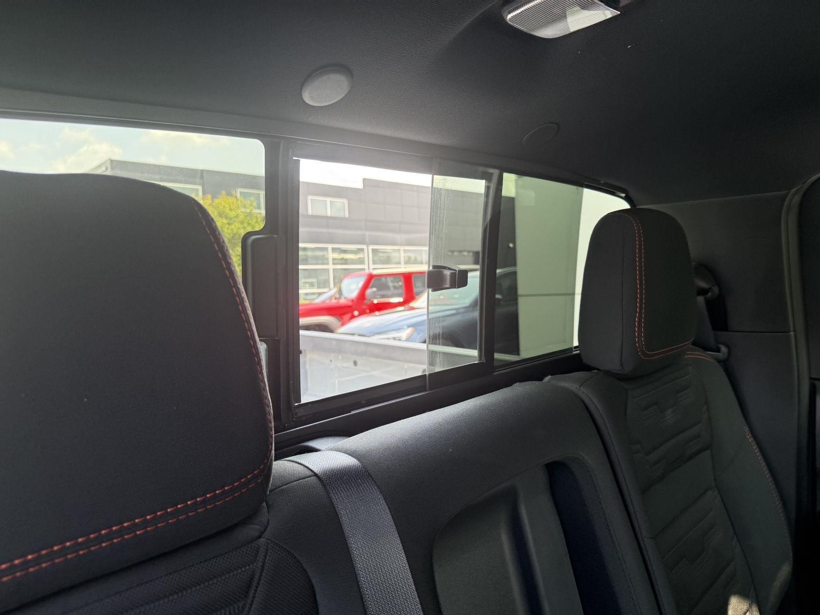 Nissan Frontier PRO-4X Crew Cab 4WD 2024