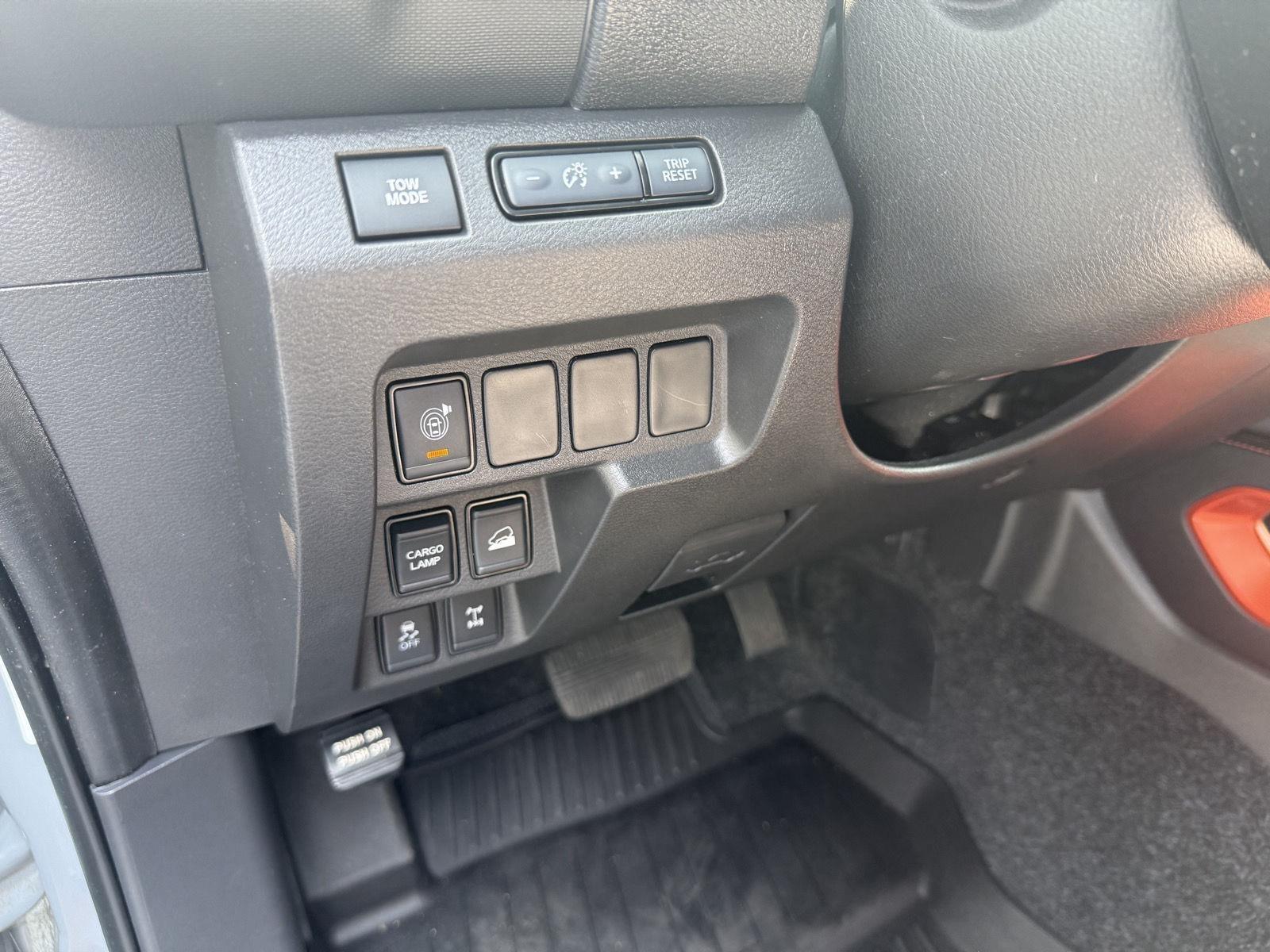Nissan Frontier PRO-4X Crew Cab 4WD 2024
