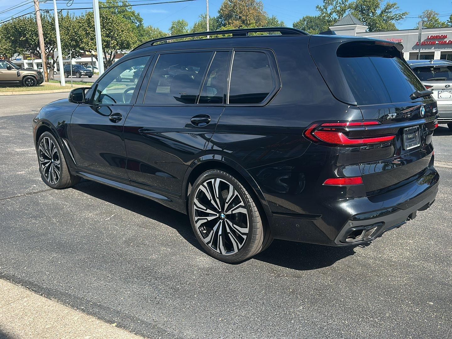 BMW X7 M60i 2024