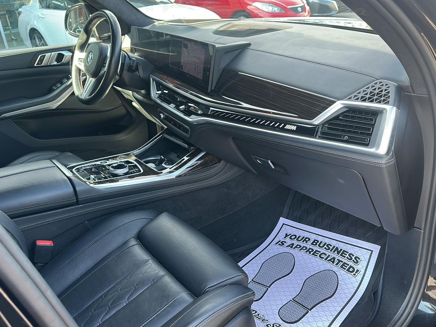 BMW X7 M60i 2024