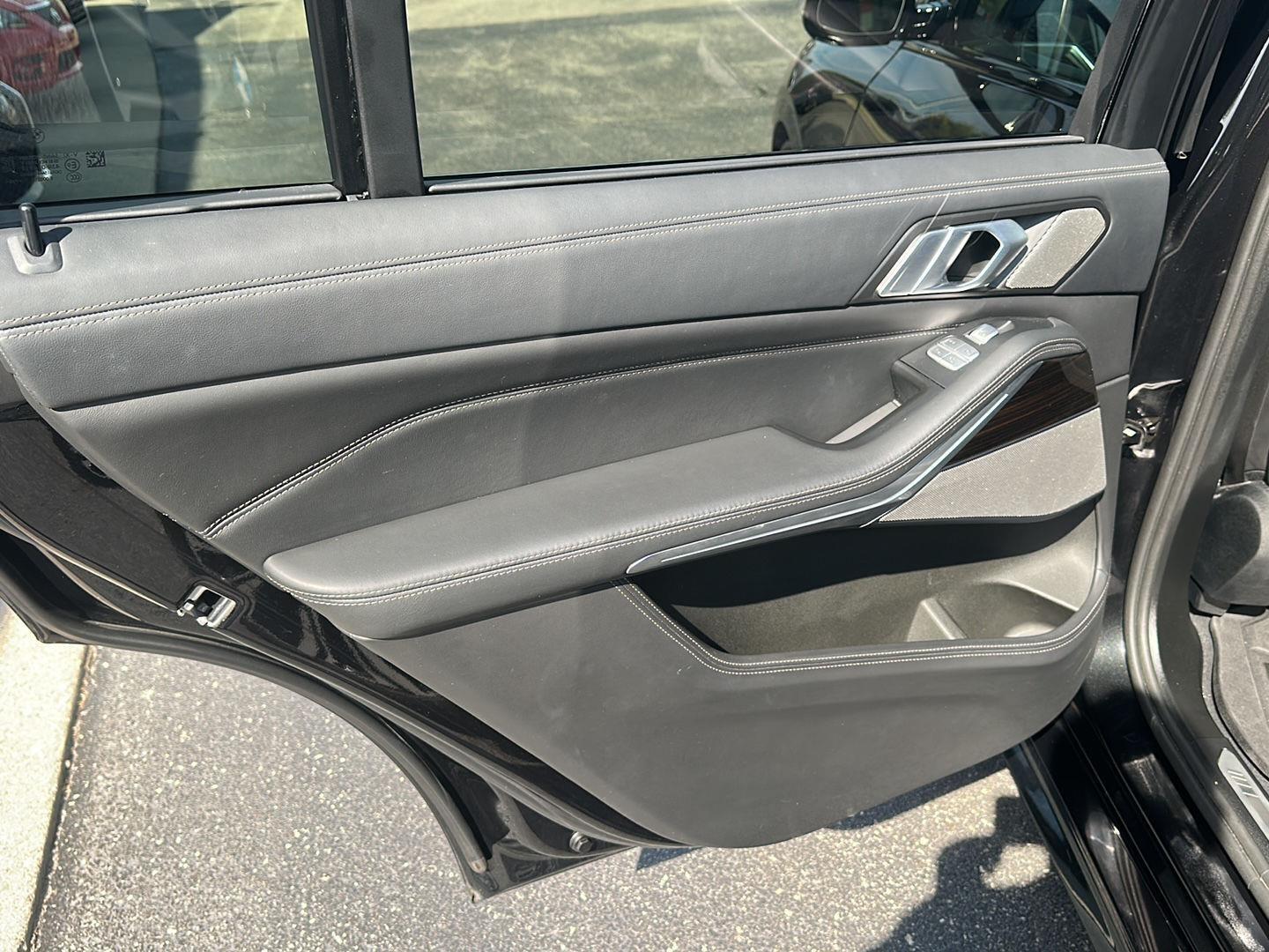 BMW X7 M60i 2024
