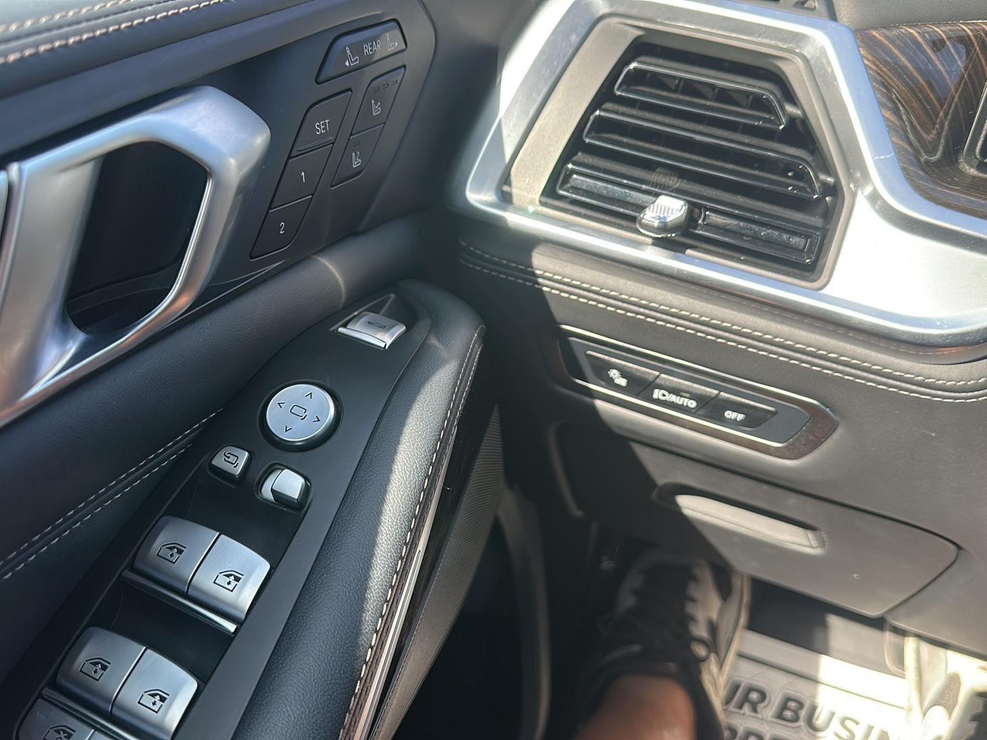 BMW X7 M60i 2024
