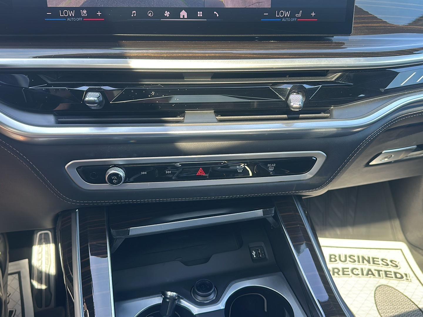 BMW X7 M60i 2024