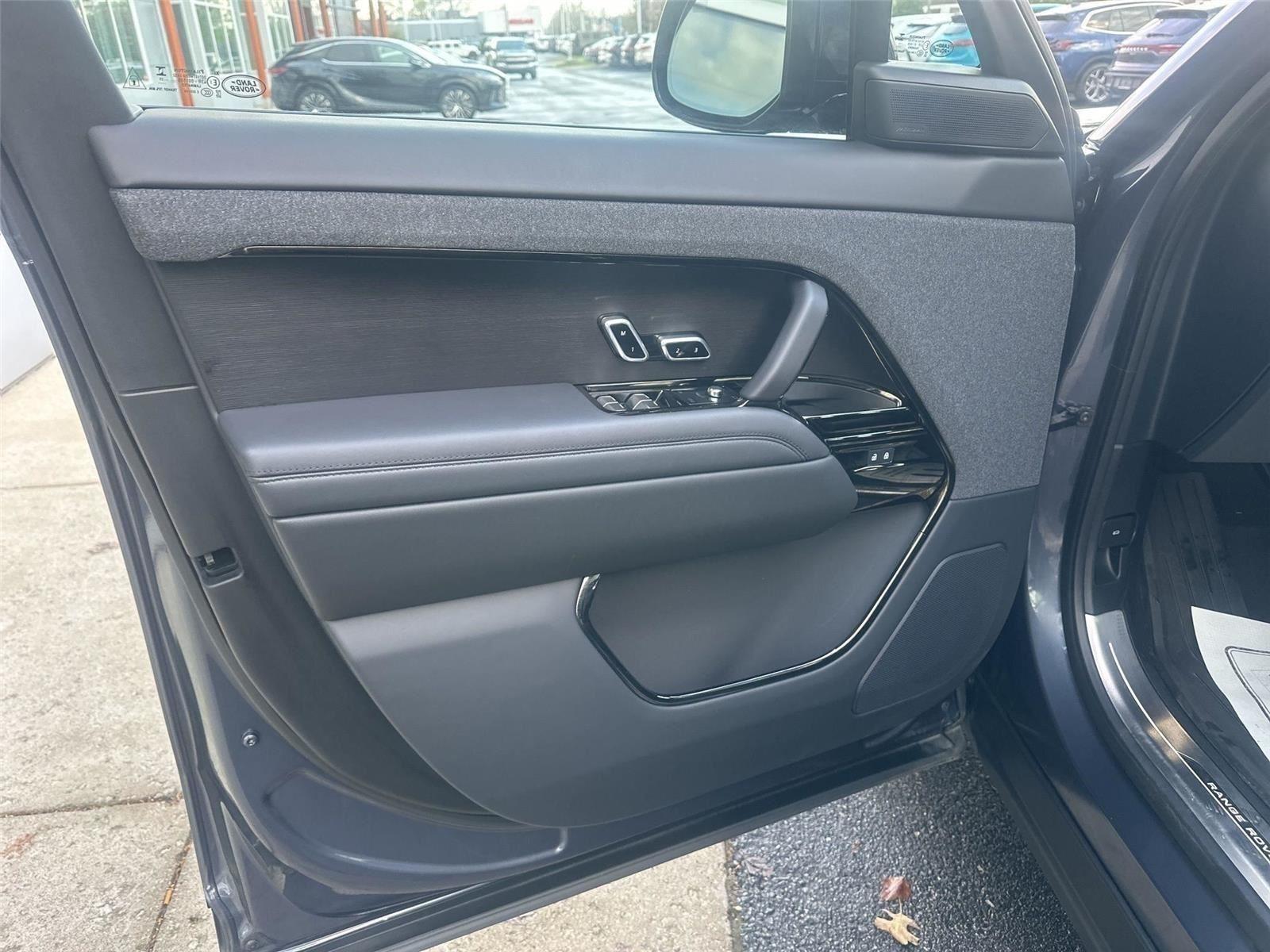Land Rover Range Rover Sport P400 Dynamic 2025