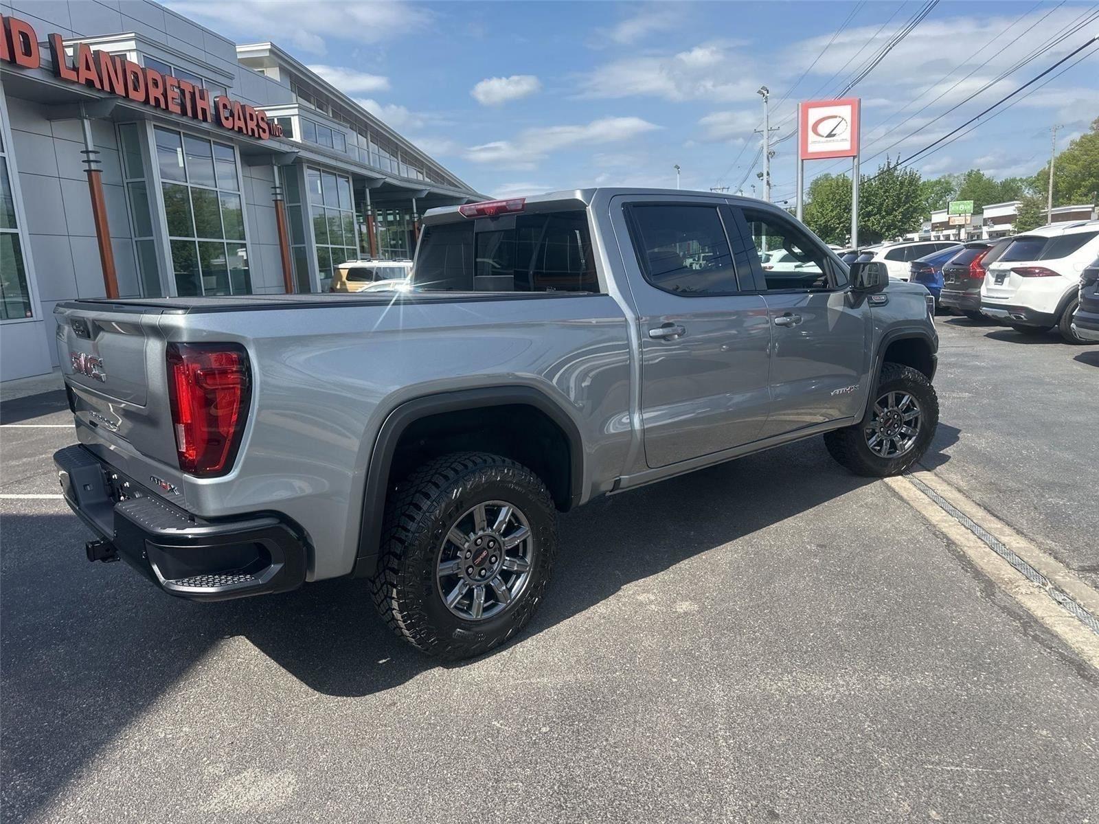 GMC Sierra 1500 AT4X Crew Cab 4WD 2026