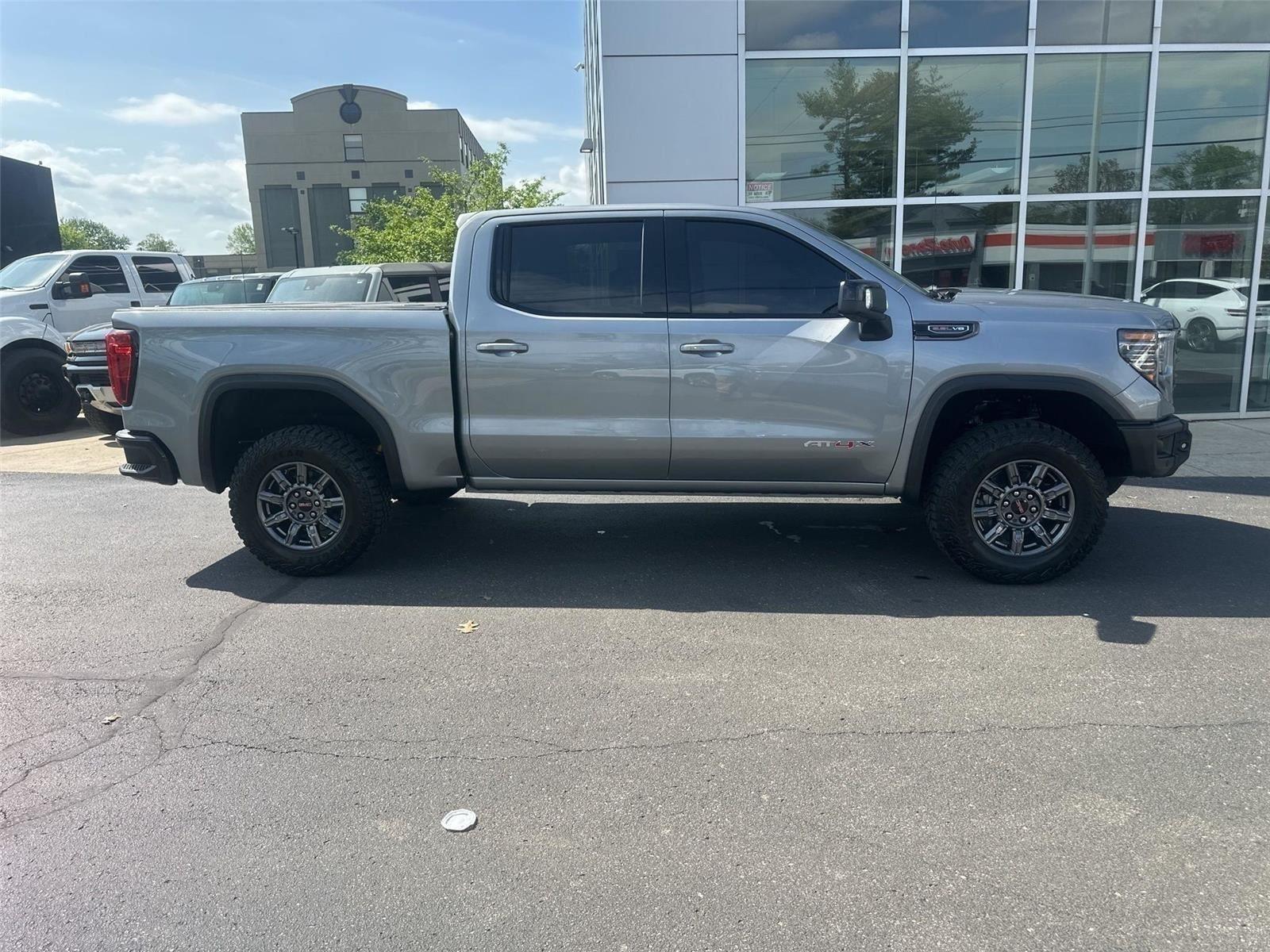 GMC Sierra 1500 AT4X Crew Cab 4WD 2026