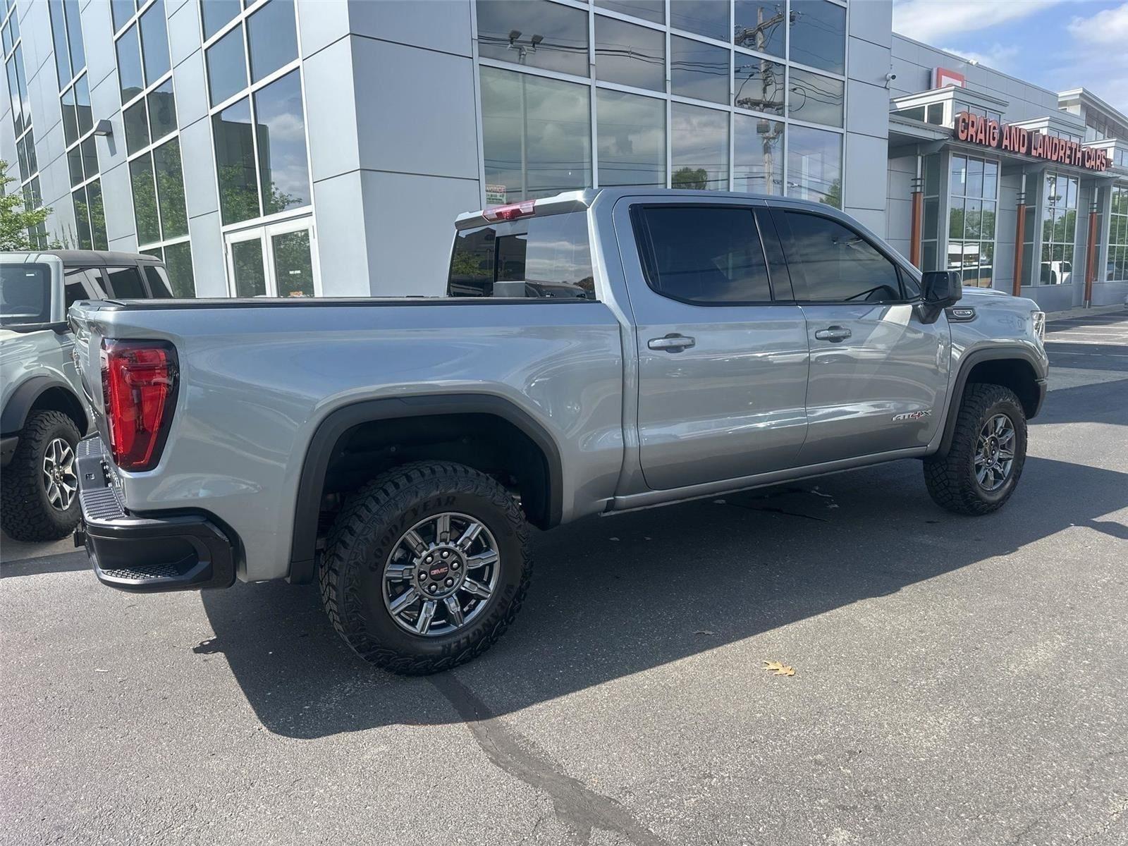 GMC Sierra 1500 AT4X Crew Cab 4WD 2026