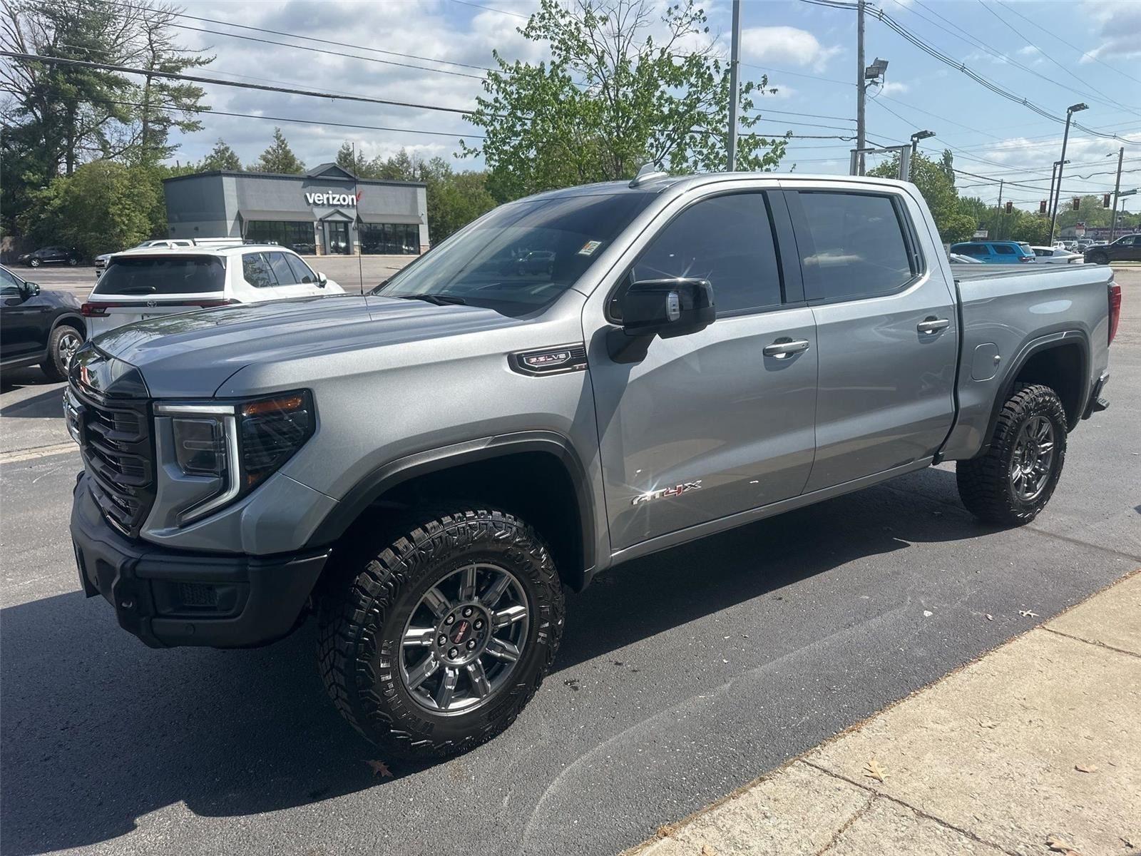 GMC Sierra 1500 AT4X Crew Cab 4WD 2026