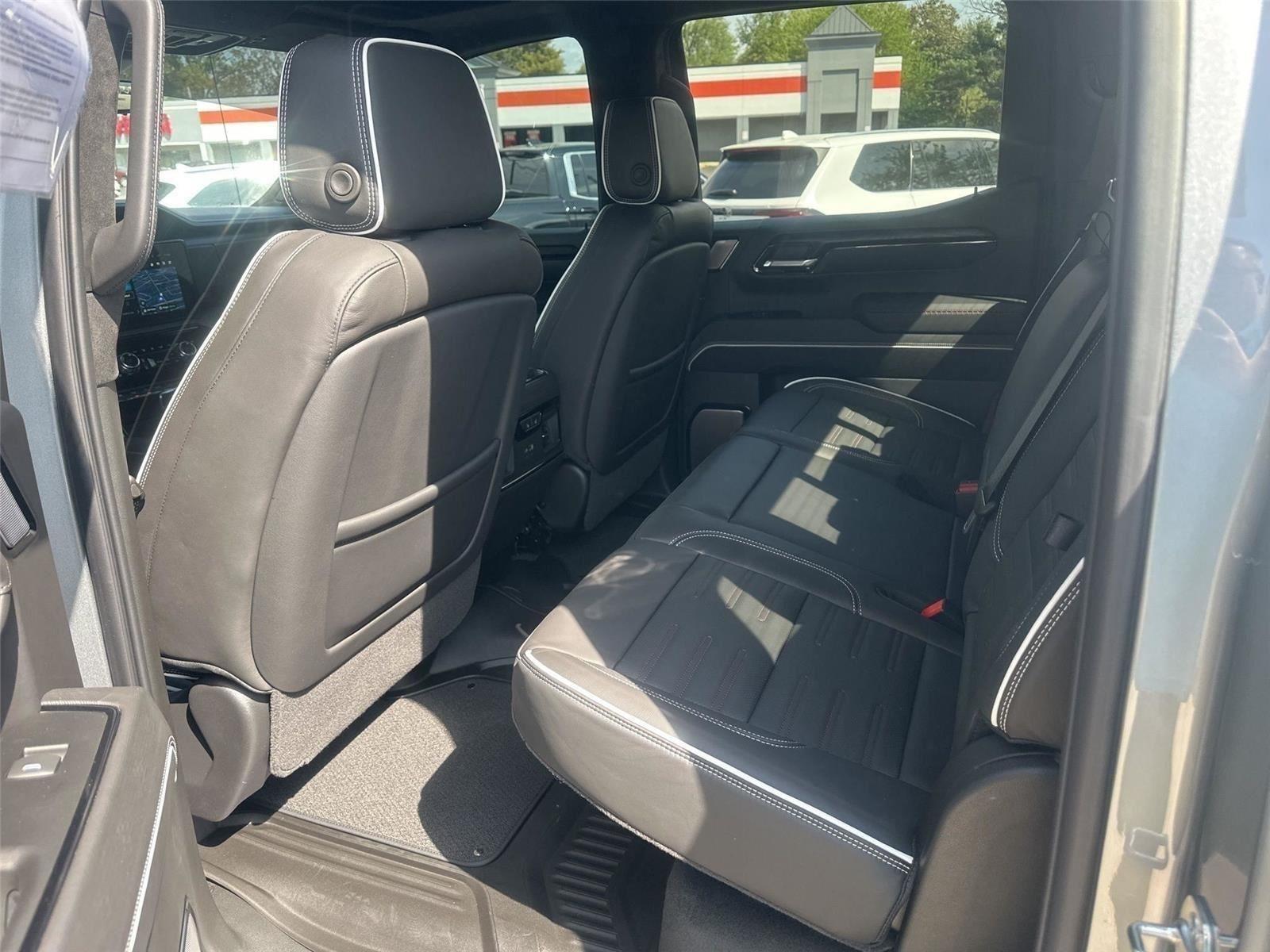 GMC Sierra 1500 AT4X Crew Cab 4WD 2026