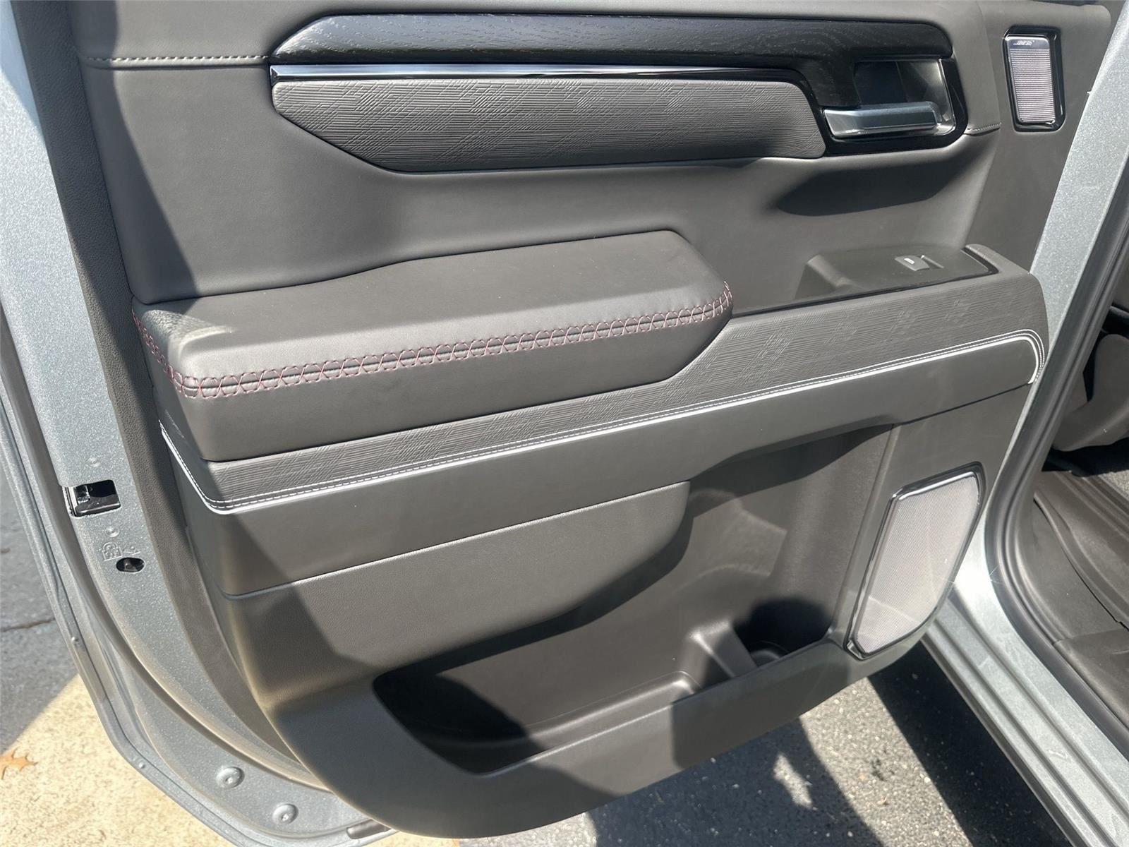 GMC Sierra 1500 AT4X Crew Cab 4WD 2026