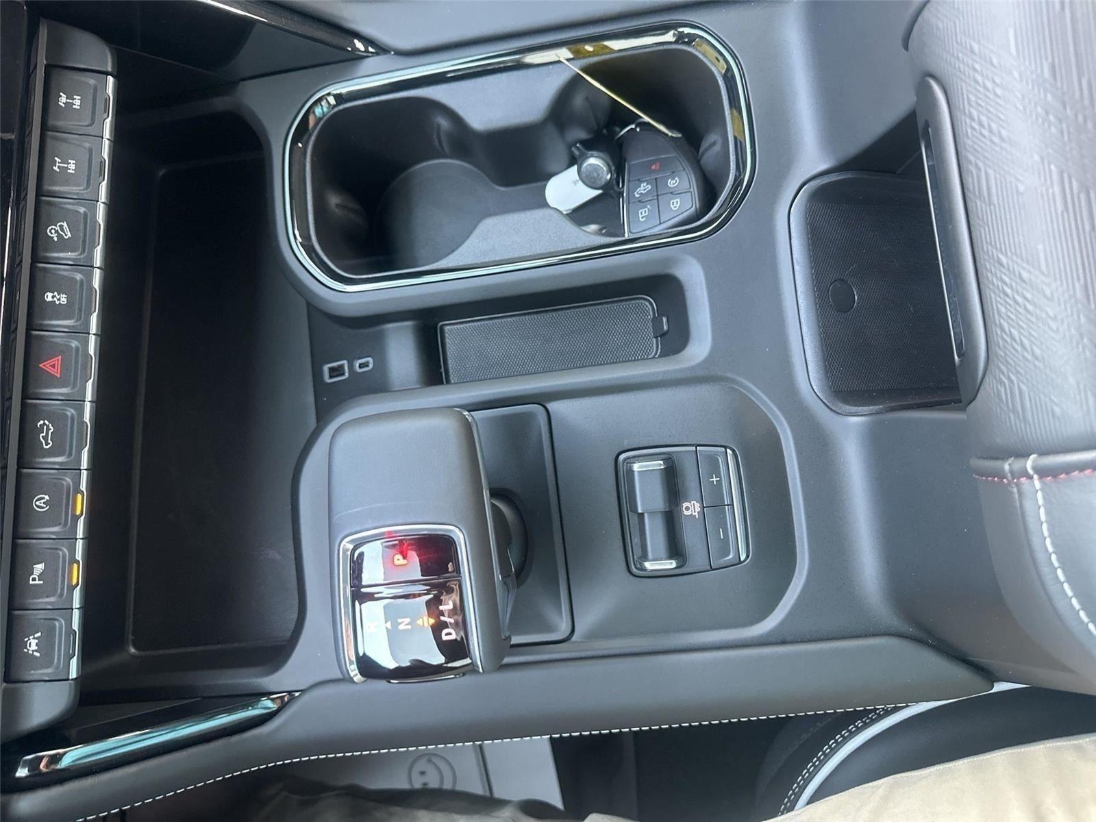 GMC Sierra 1500 AT4X Crew Cab 4WD 2026