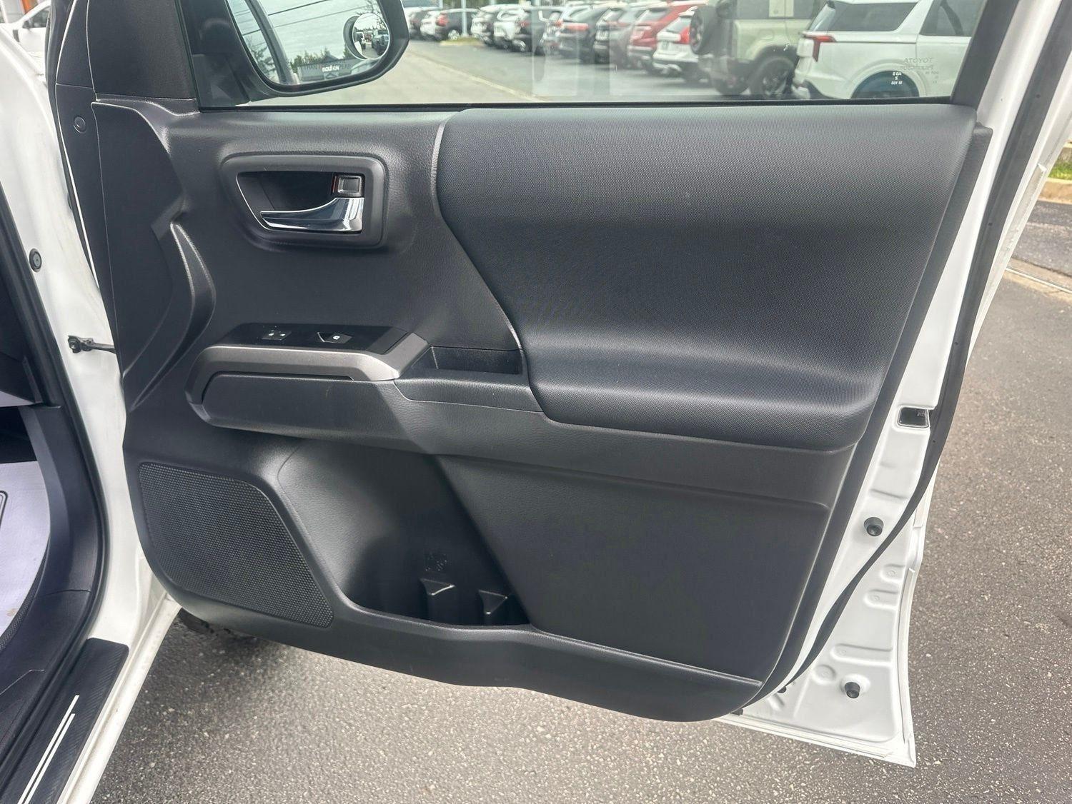 Toyota Tacoma SR5 Double Cab Long Bed V6 6AT 2WD 2023