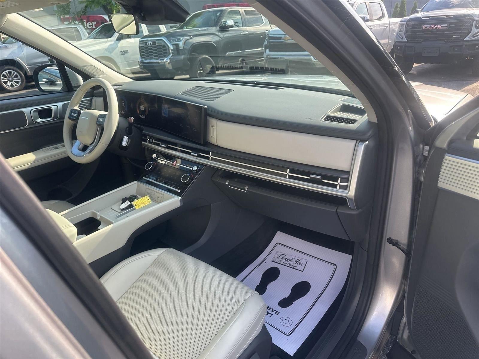 Hyundai Santa Fe SEL AWD 2025