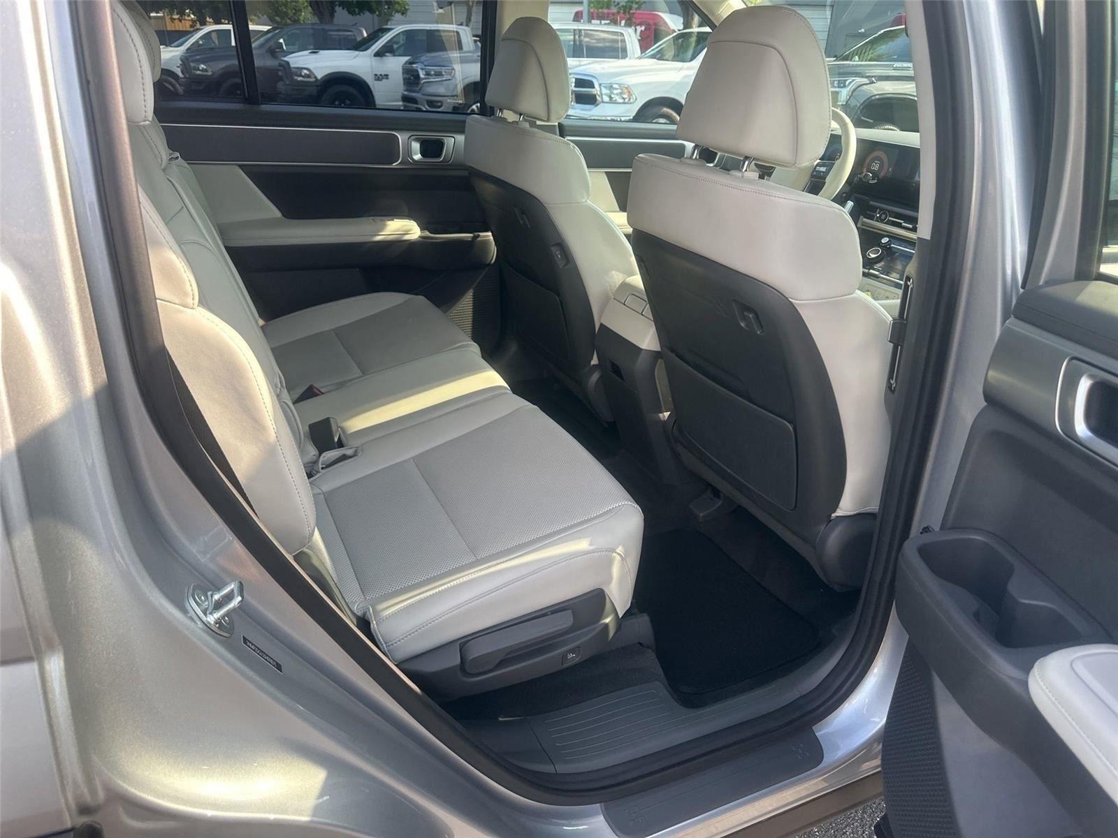 Hyundai Santa Fe SEL AWD 2025