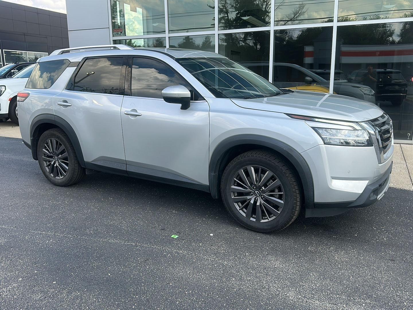 2022 Nissan Pathfinder SL 4WD