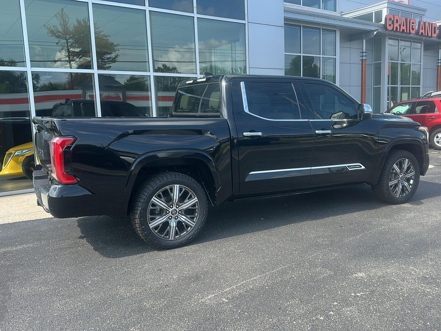 Toyota Tundra Capstone CrewMax 4WD Hybrid 2022