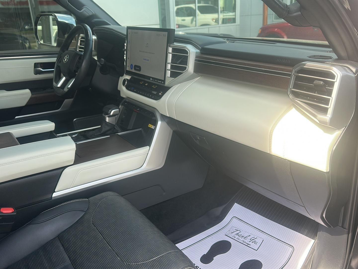 Toyota Tundra Capstone CrewMax 4WD Hybrid 2022