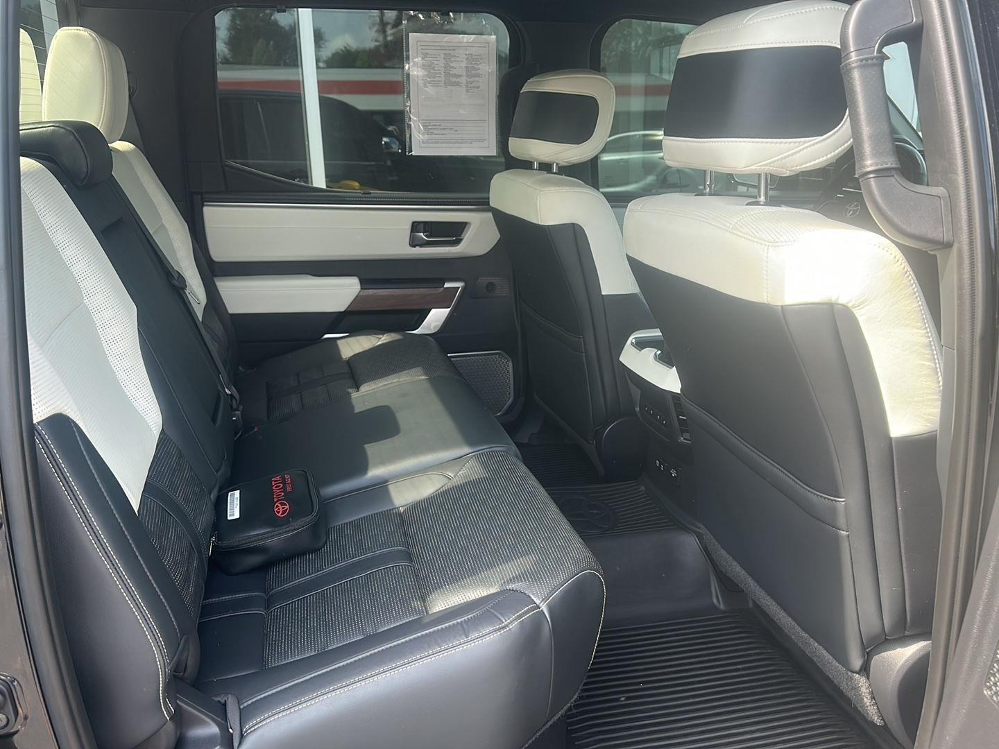Toyota Tundra Capstone CrewMax 4WD Hybrid 2022