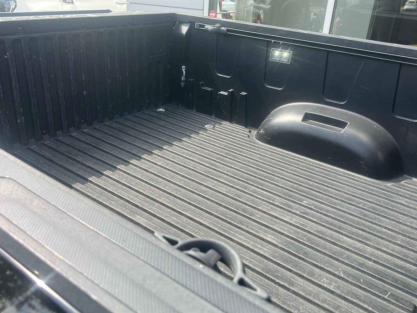 Toyota Tundra Capstone CrewMax 4WD Hybrid 2022