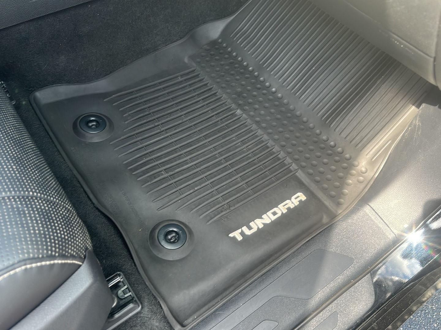Toyota Tundra Capstone CrewMax 4WD Hybrid 2022