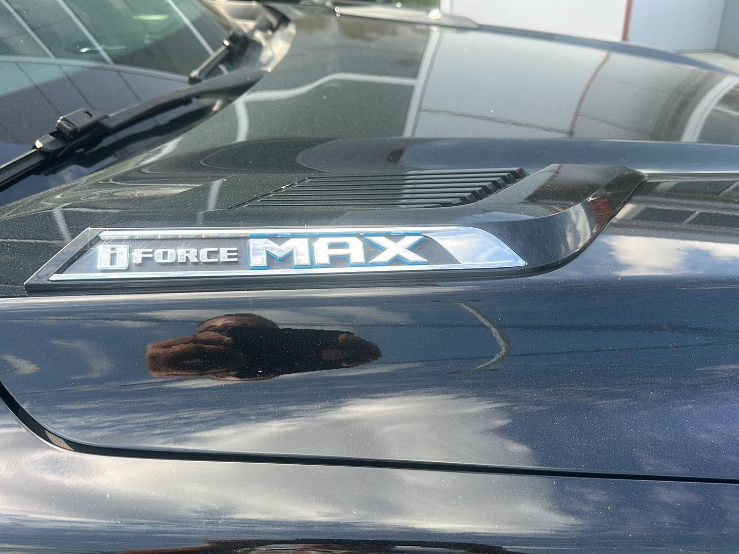 Toyota Tundra Capstone CrewMax 4WD Hybrid 2022