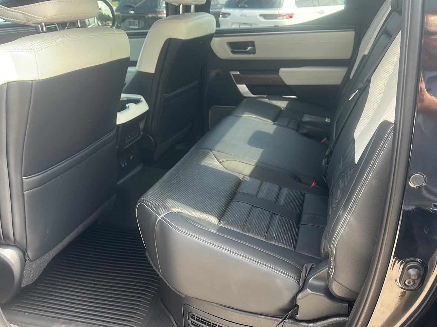 Toyota Tundra Capstone CrewMax 4WD Hybrid 2022