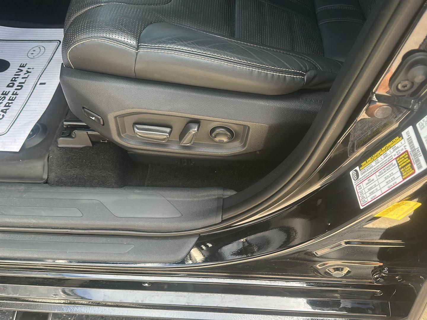 Toyota Tundra Capstone CrewMax 4WD Hybrid 2022