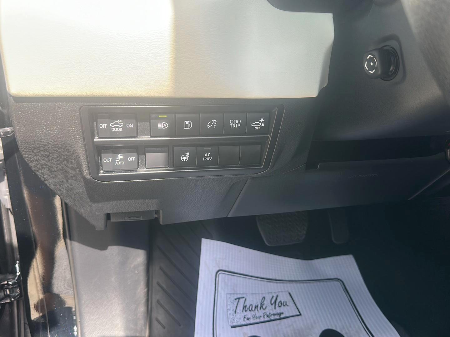 Toyota Tundra Capstone CrewMax 4WD Hybrid 2022