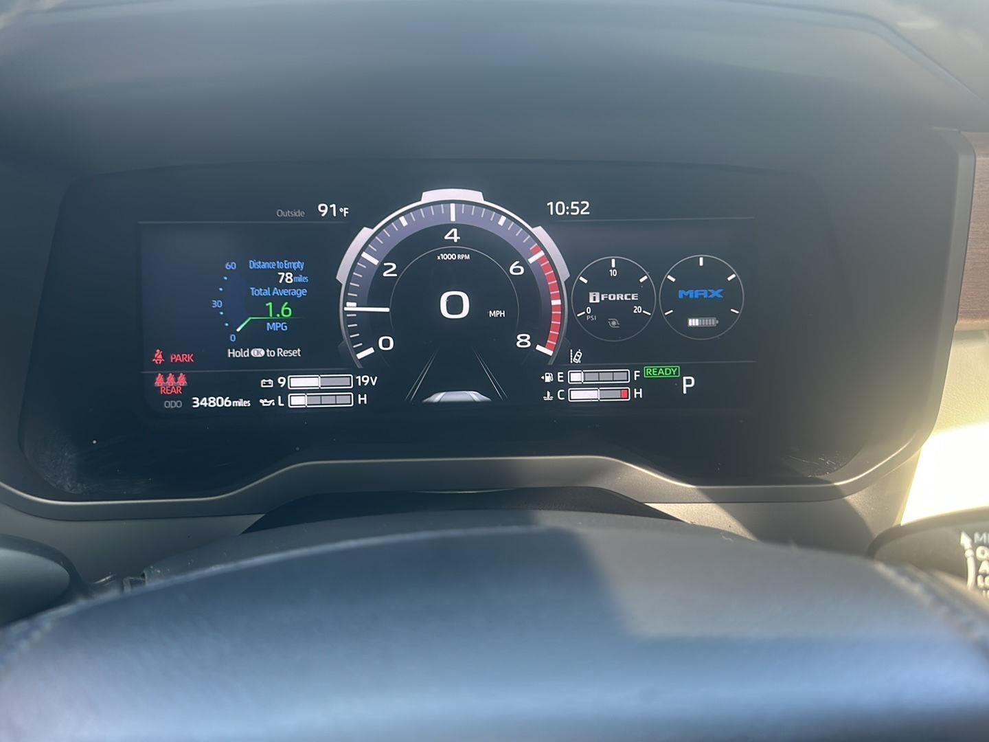 Toyota Tundra Capstone CrewMax 4WD Hybrid 2022