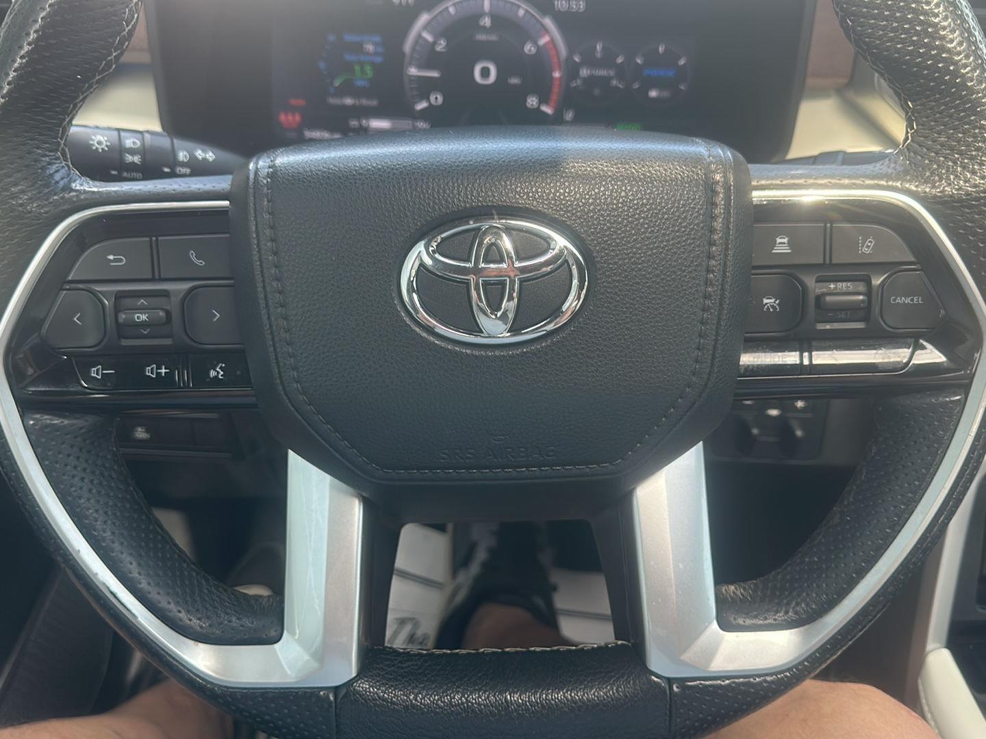 Toyota Tundra Capstone CrewMax 4WD Hybrid 2022