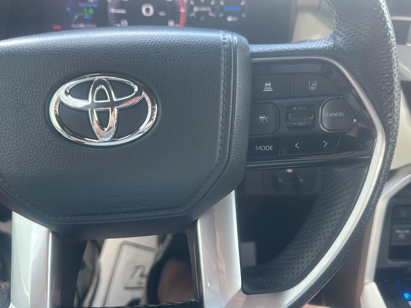 Toyota Tundra Capstone CrewMax 4WD Hybrid 2022