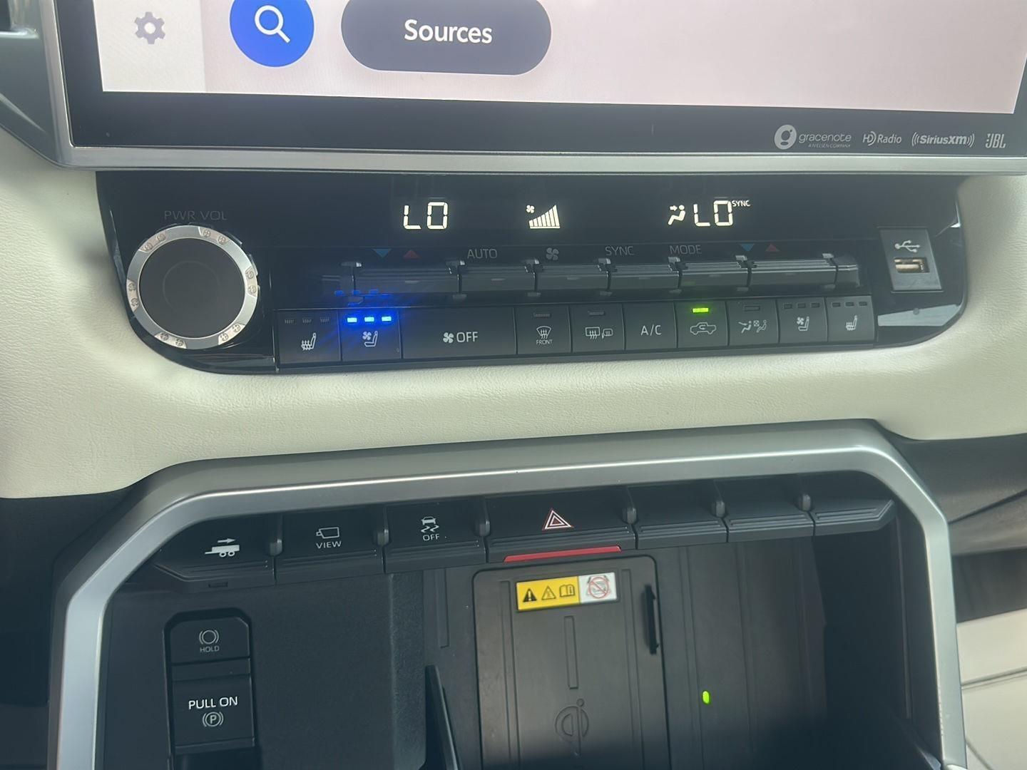 Toyota Tundra Capstone CrewMax 4WD Hybrid 2022