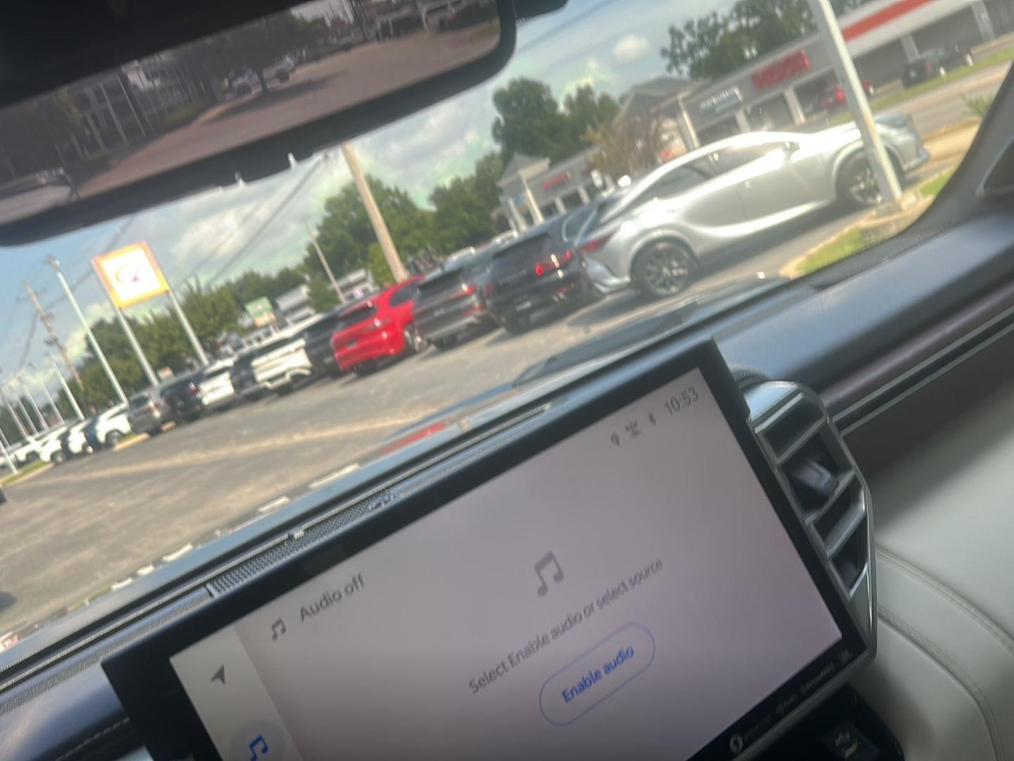 Toyota Tundra Capstone CrewMax 4WD Hybrid 2022